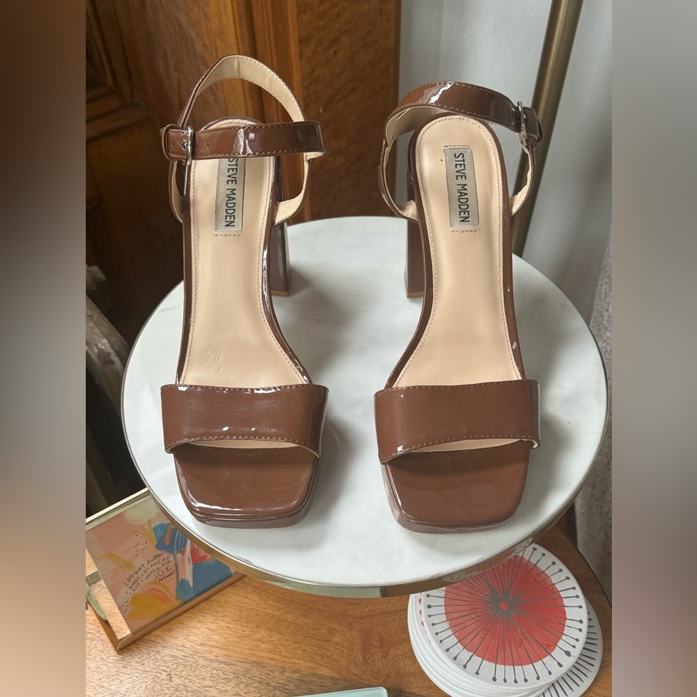 Steve Madden Brown Patent Block Heel Sandals (Size 9.5)